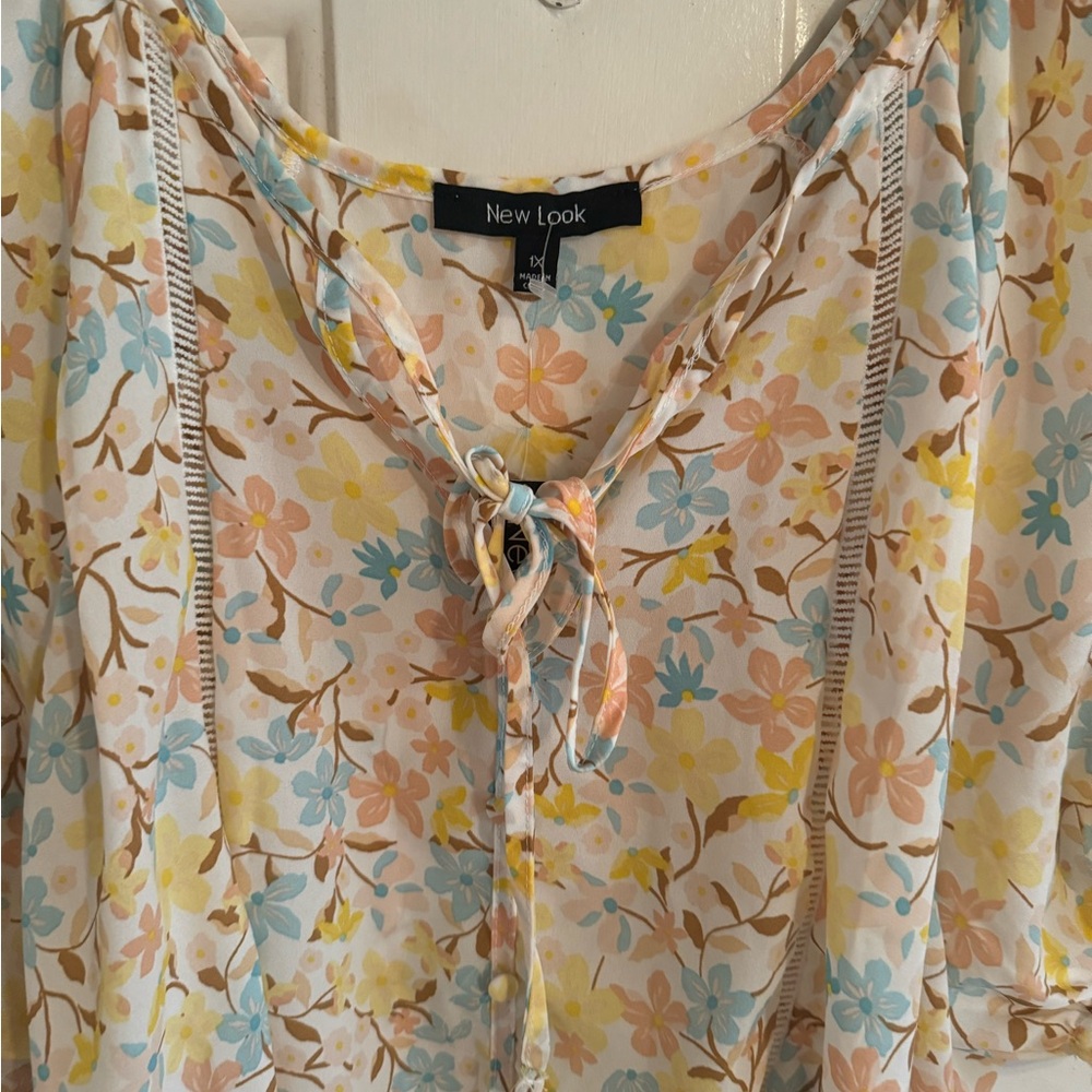 Blouse - Picture 2 of 6